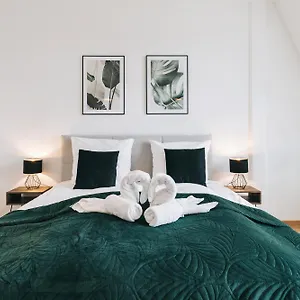 https://oasis-appart-wohnen-in-netflix-tiefgarage-dachterrasse.dresdenhotels.net